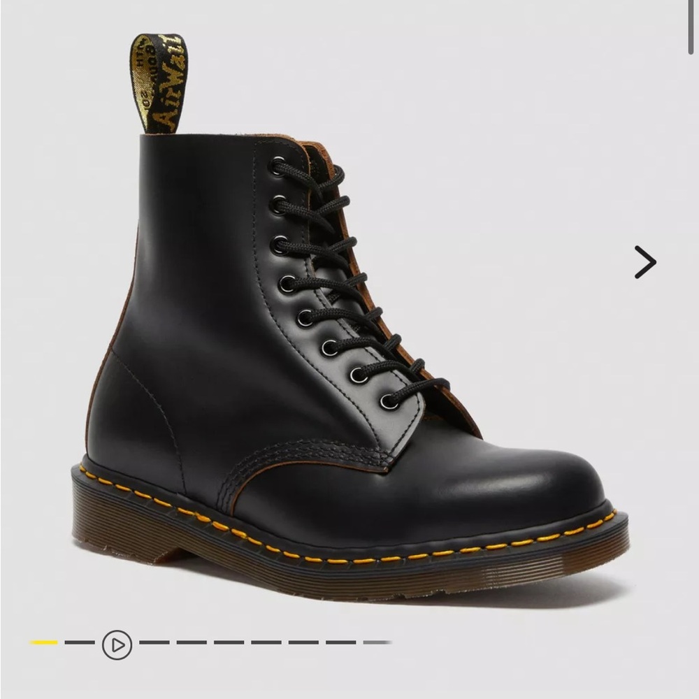 Dr martens made in UK heritage fit boots black 1469 men’s size 9 US (UK men’s 8)